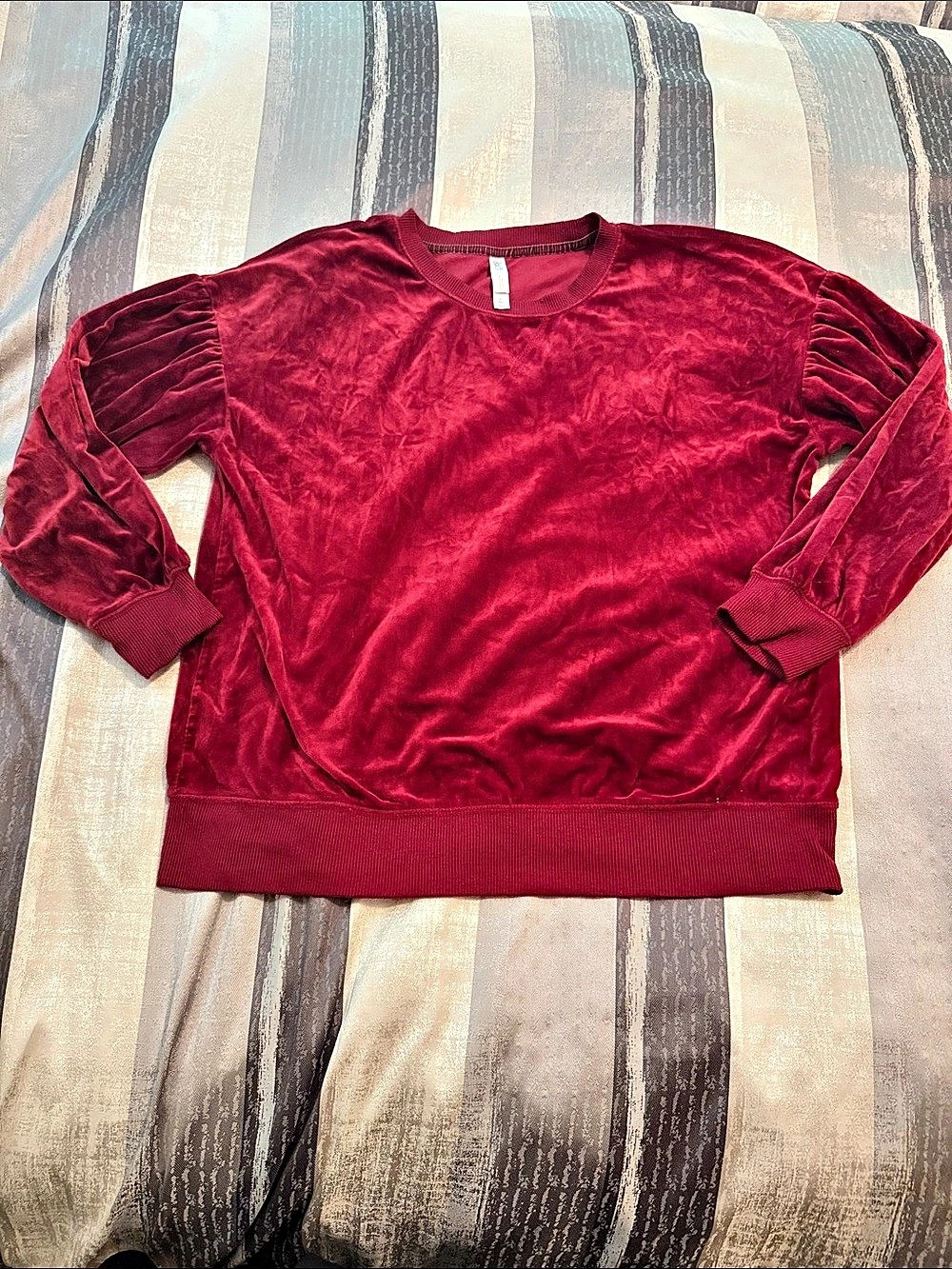 Gilligan & O’Malley Burgundy Velour Sweatshirt L